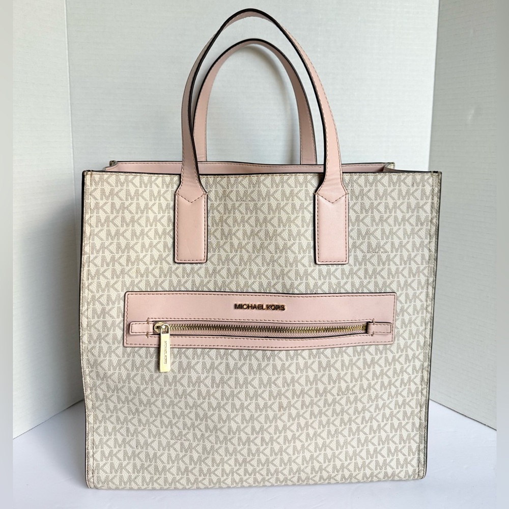 Michael Kors Kenly Large Logo Tote Bag